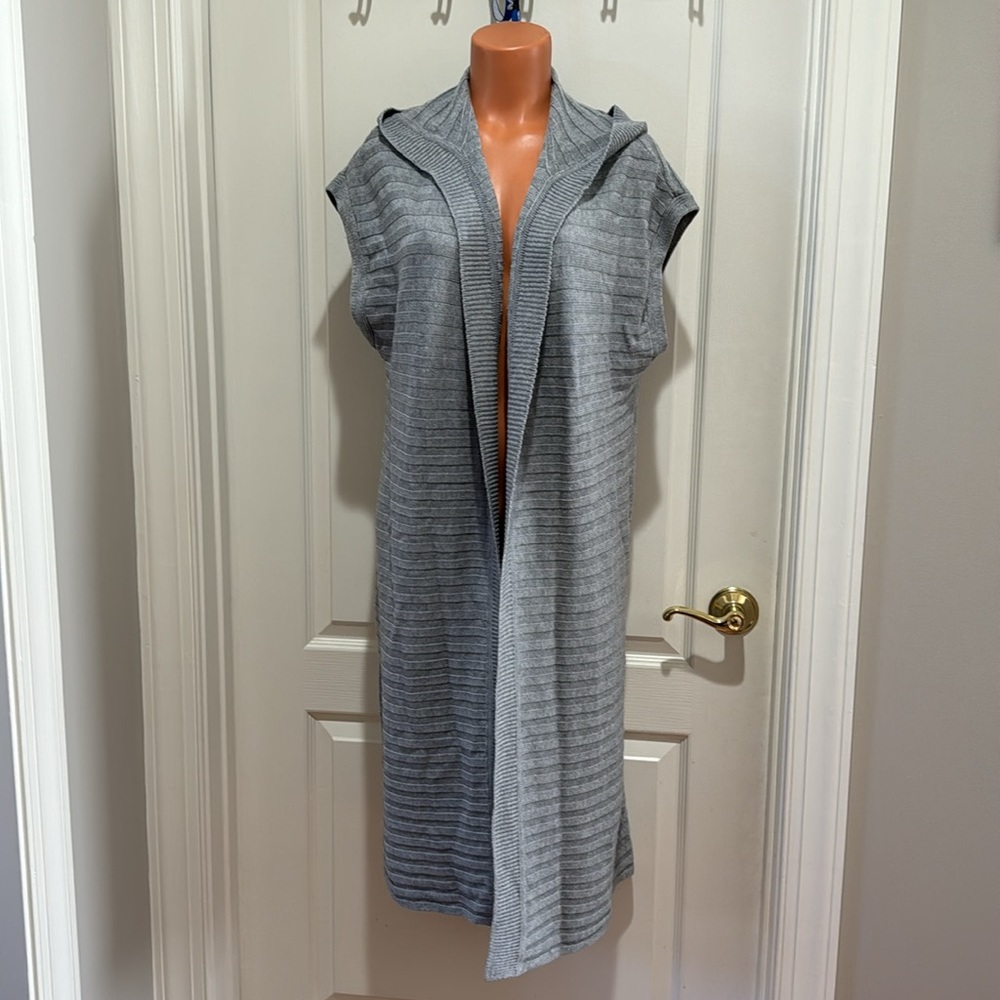 WHBM Sleeveless Hooded Duster Cardigan Vest Gray XS NWOT $100 - Picture 3 of 10